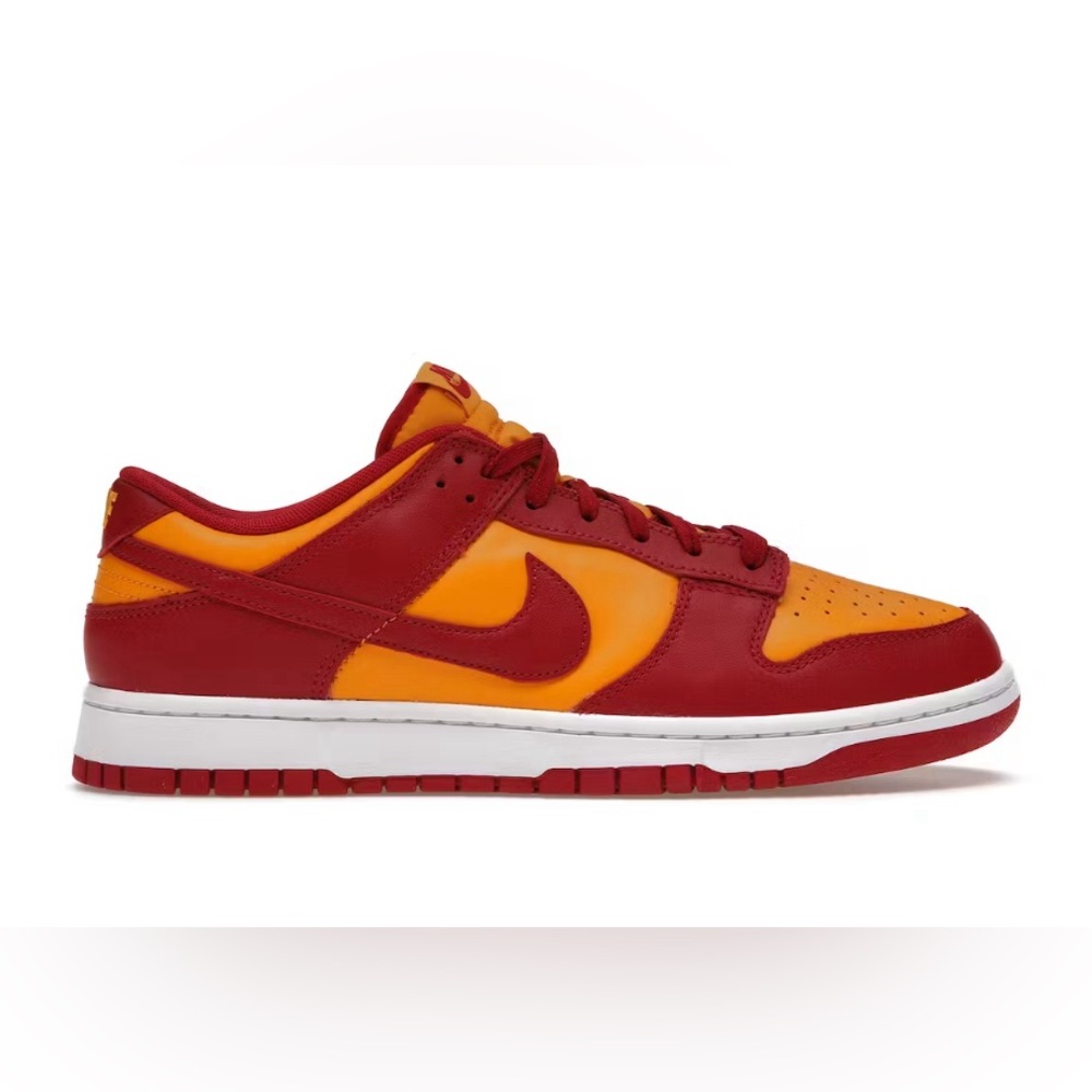 Nike dunk Midas Gold brand new never worn.       Men’s 8 women 9.5